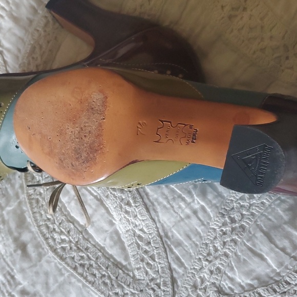 Jon Fluevogs - Picture 3 of 3